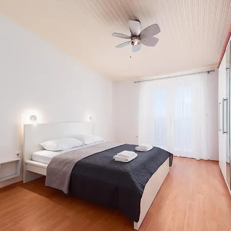 Beautiful In With Wifi Apartment Podstrana