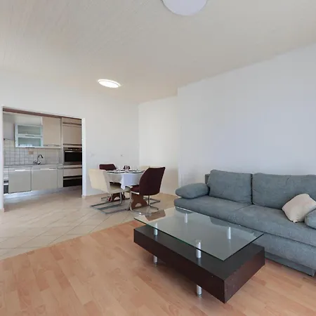 Beautiful In With Wifi Apartment Podstrana